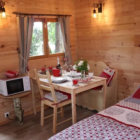 La Cabane Dans Les Arbres Κάμπινγκ Carignan